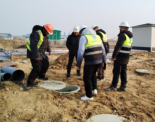 学校PP一体化污水处理设备安装现场